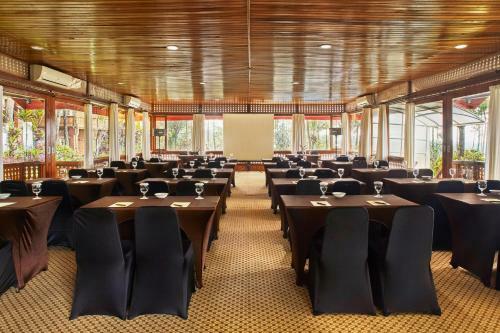 Jambuluwuk Convention Hall & Resort Puncak