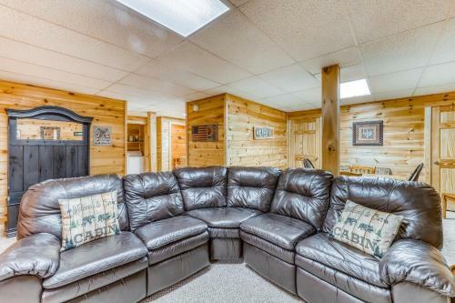 Papa Bear`s Den