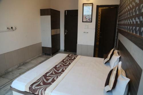 Hotel Time Square Guest House