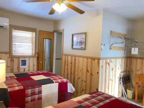 Rockerville Lodge & Cabins