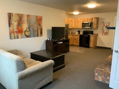 Rockerville Lodge & Cabins