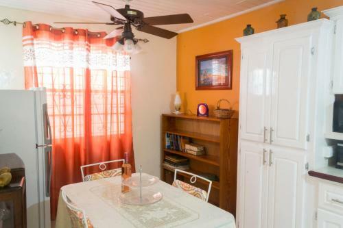 Darrel Cot Beachfront Cottage