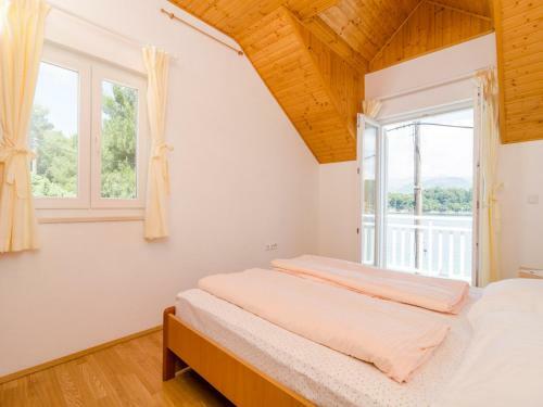 Hostal Holiday Home Macus