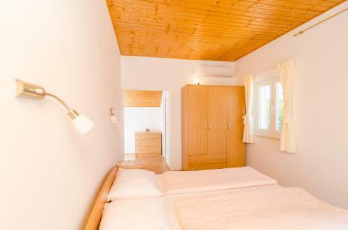Hostal Holiday Home Macus