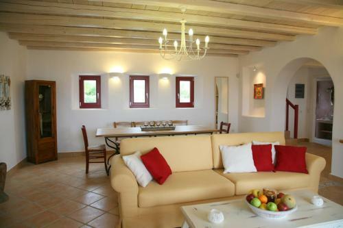 Naoussa Bay Villas