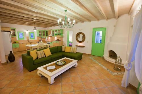 Naoussa Bay Villas