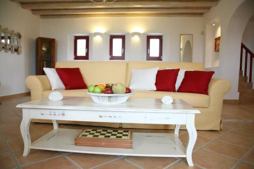 Naoussa Bay Villas