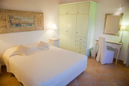 Naoussa Bay Villas