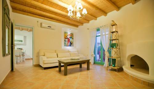 Naoussa Bay Villas