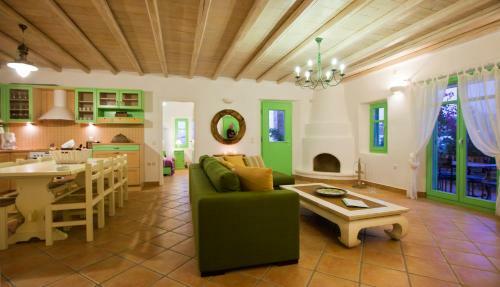 Naoussa Bay Villas