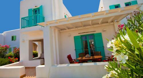 Naoussa Bay Villas