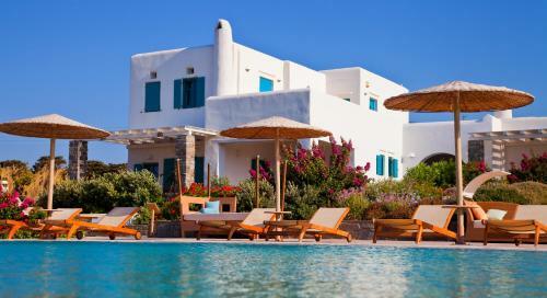 Naoussa Bay Villas