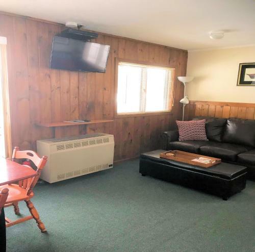 Hotel Clear Lake Resort