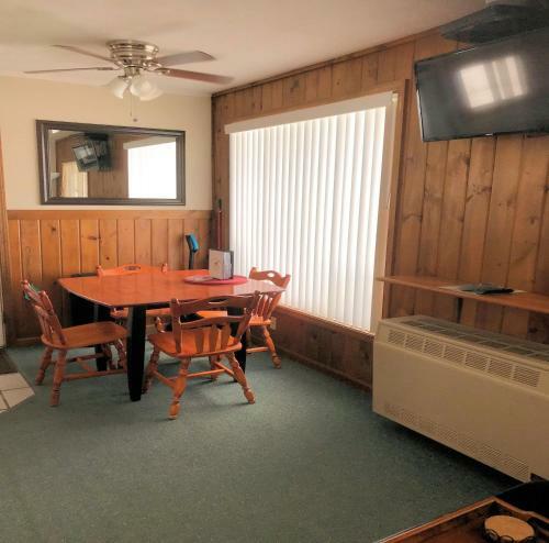 Hotel Clear Lake Resort