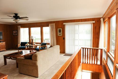 Hotel Clear Lake Resort