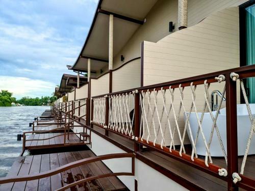 Hotel Binlha Raft
