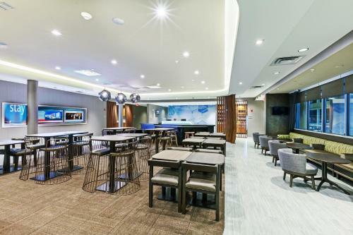 Hotel Springhill Suites By Marriott Tulsa At Tulsa Hills