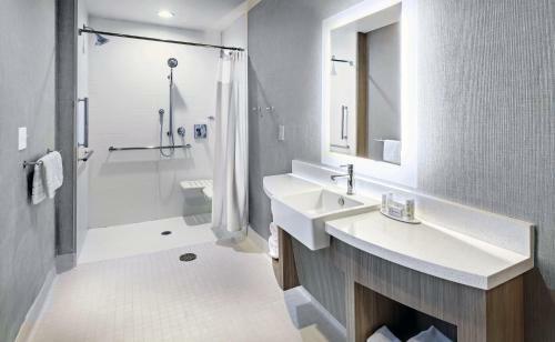 Hotel Springhill Suites By Marriott Tulsa At Tulsa Hills