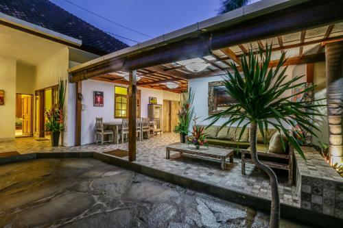 Villa Mira