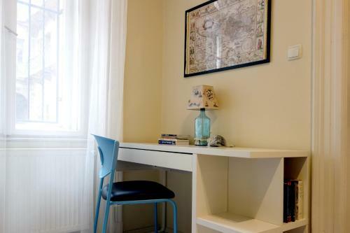 Vivid Rozsa Apartment