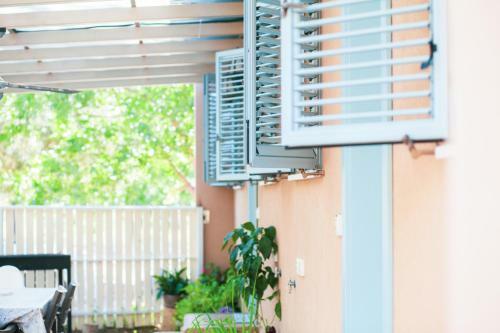 Lodge Olive - Israeli Zimmer
