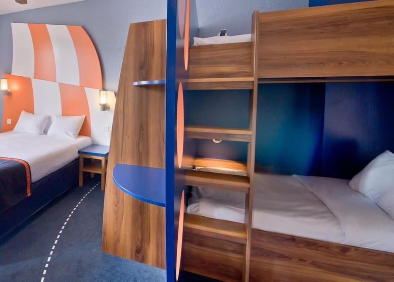 Explorers Hotel