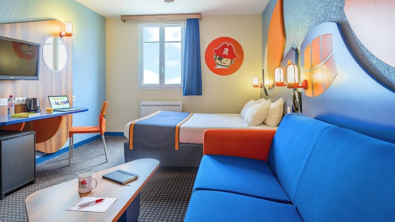 Explorers Hotel