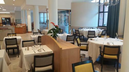 Hotel Lyon Est Logis De France