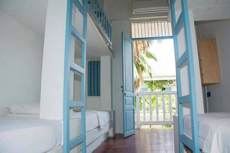 Hostal Media Luna Hostel