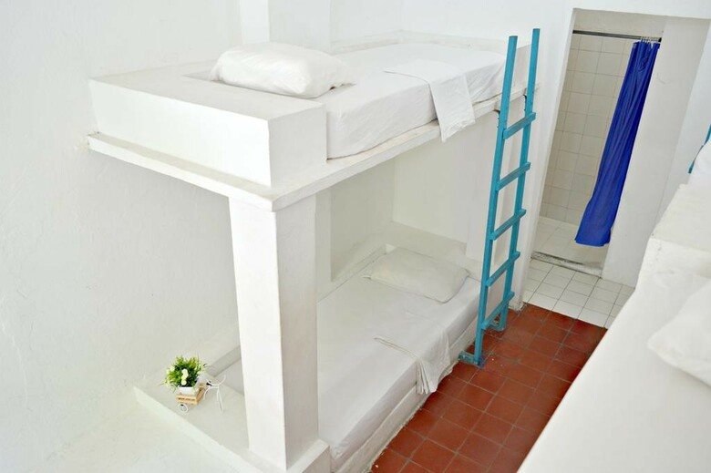 Hostal Media Luna Hostel