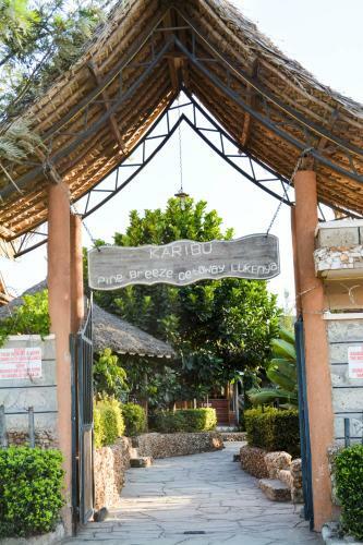 Hotel Pine Breeze Getaway Lukenya