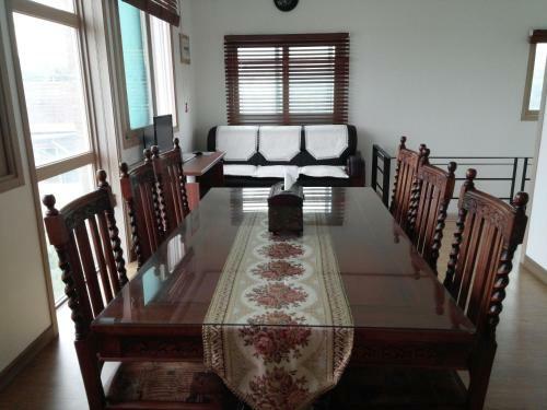Hostal Ophir House