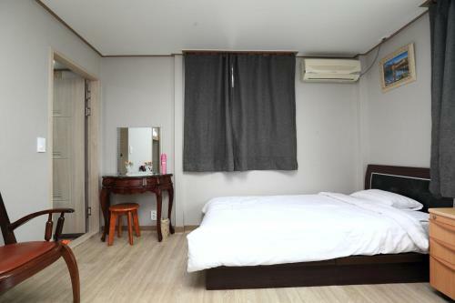 Hostal Ophir House
