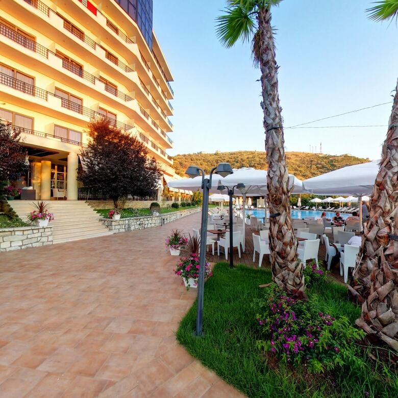 Rapos Resort Hotel