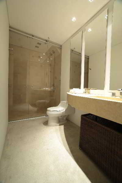 Now Hotel
