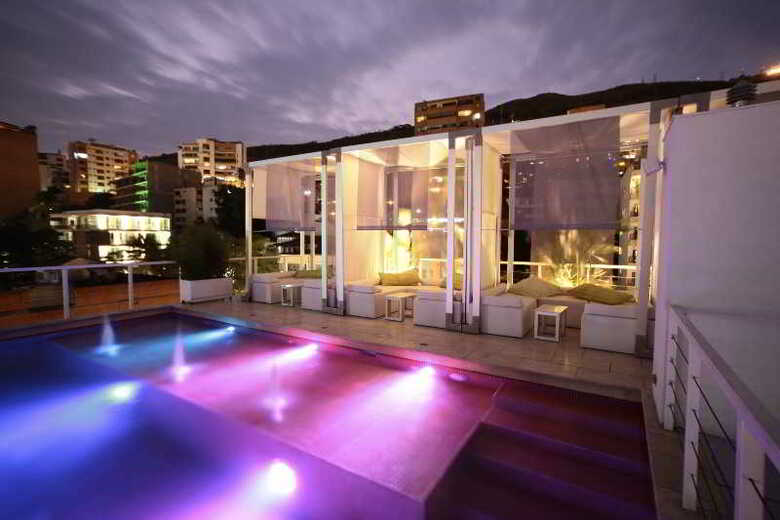 Now Hotel