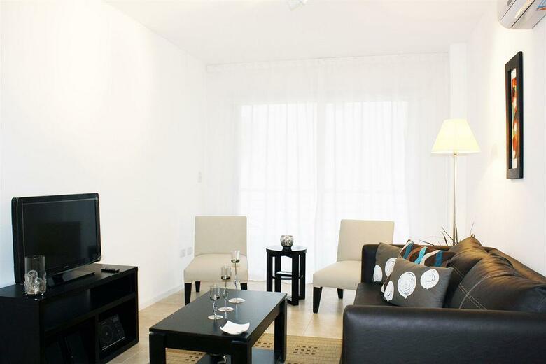 Apartamentos Arenales Suites