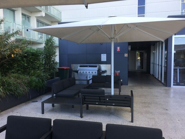 Aparthotel Luxurious Apartments Near City
