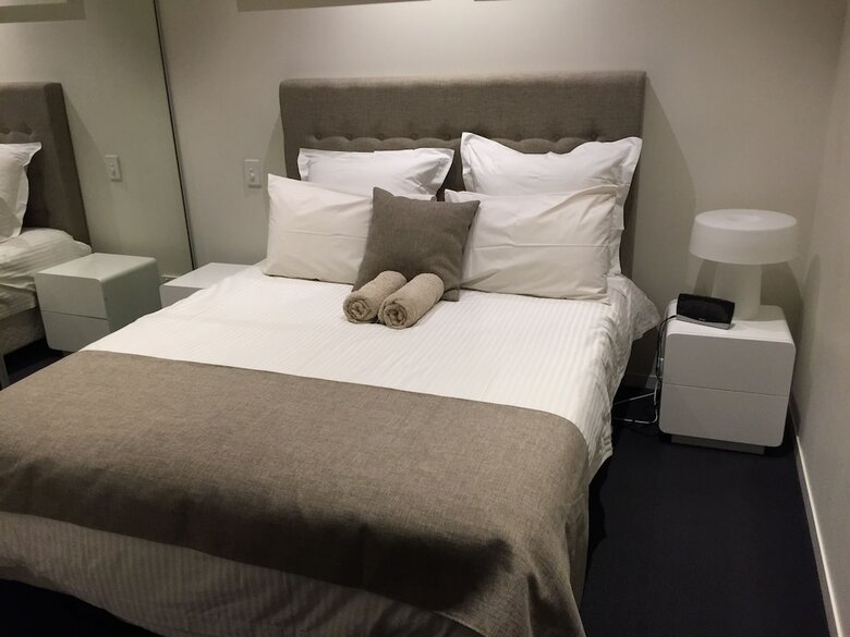 Aparthotel Luxurious Apartments Near City