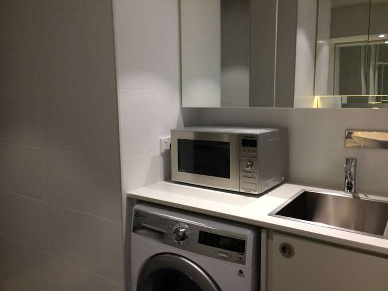 Aparthotel Luxurious Apartments Near City