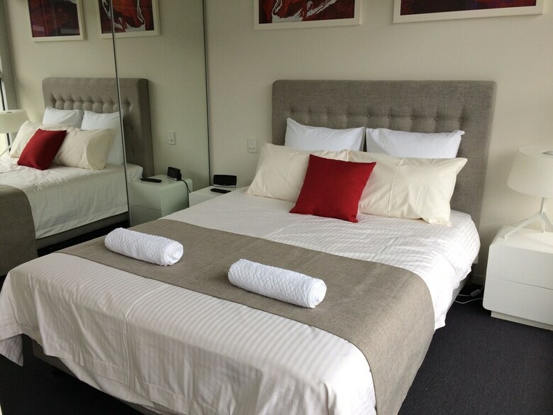 Aparthotel Luxurious Apartments Near City