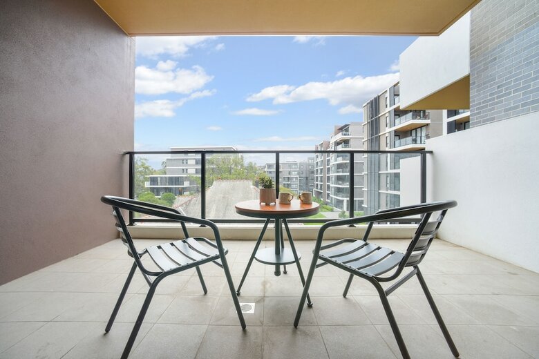 Apartamentos Charming And Spacious Living In A Serene Location