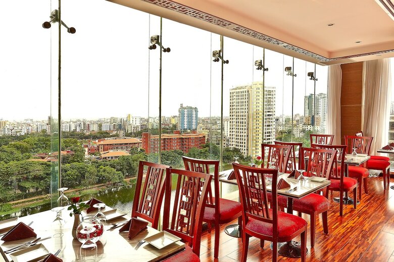 Six Seasons Hotel