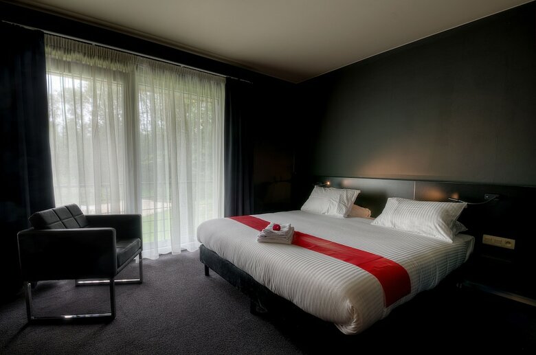 Utopia Hotel