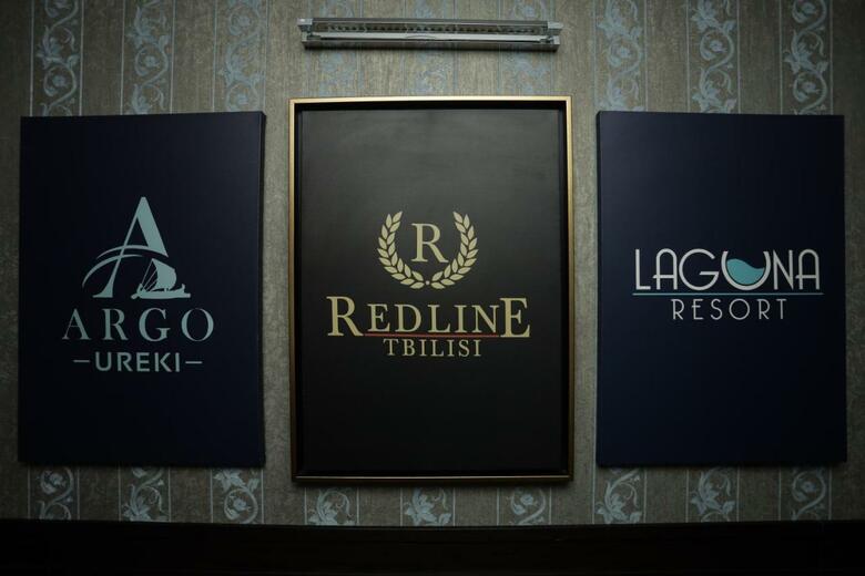 Redline Hotel