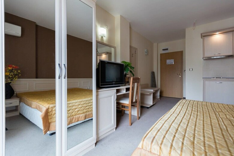 Aparthotel Quiet Studio In Avalon Complex