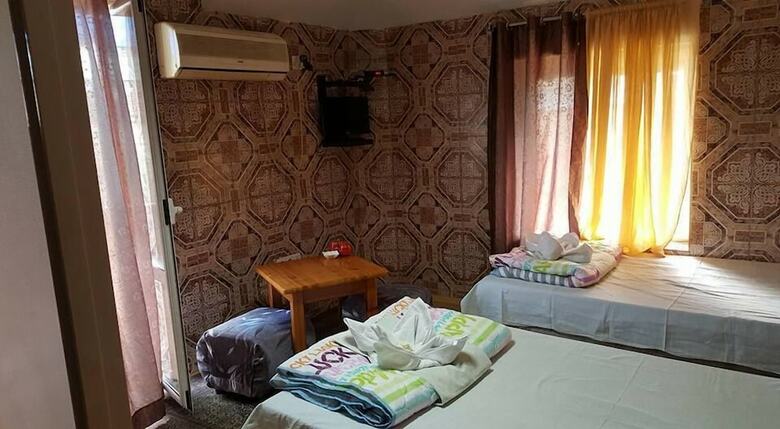 Hostal Shans 2 Hostel