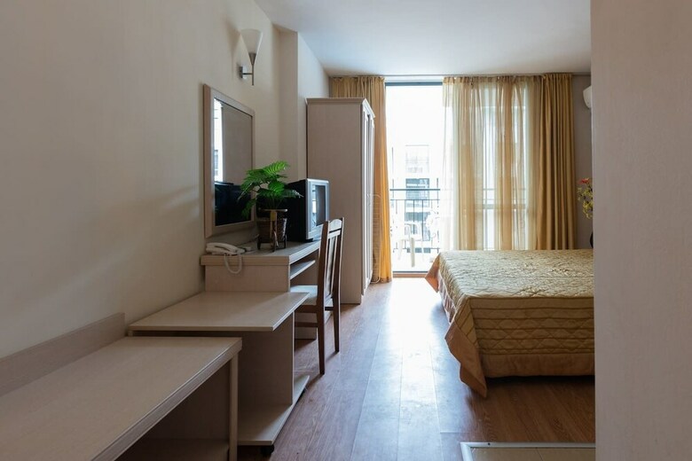 Aparthotel Studio With Balcony & Pool View