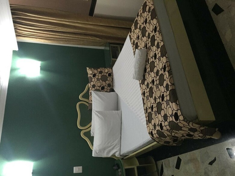 Business Hotel
