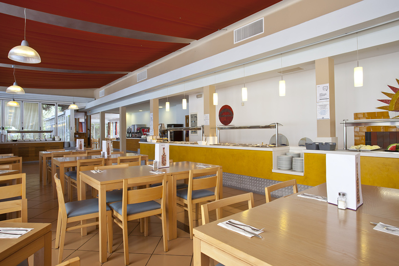 Apartamentos Mestral Llebeig